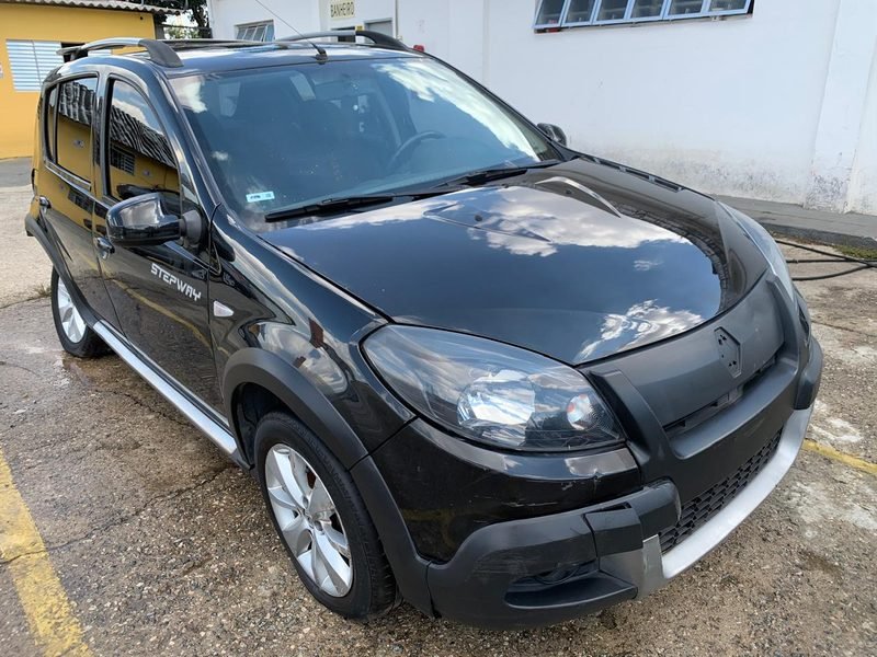 Renault Sandero Stepway 2014 - peças originais usadas com garantia